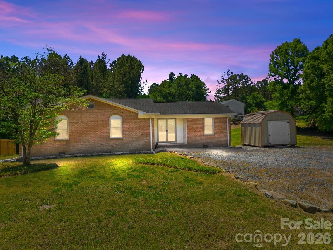 234 Oak Ln., Oakboro, NC 28129