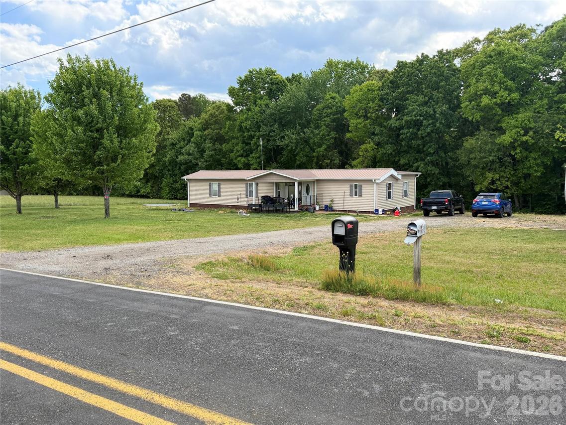 1283 Pisgah Rd., Hiddenite, NC 28636