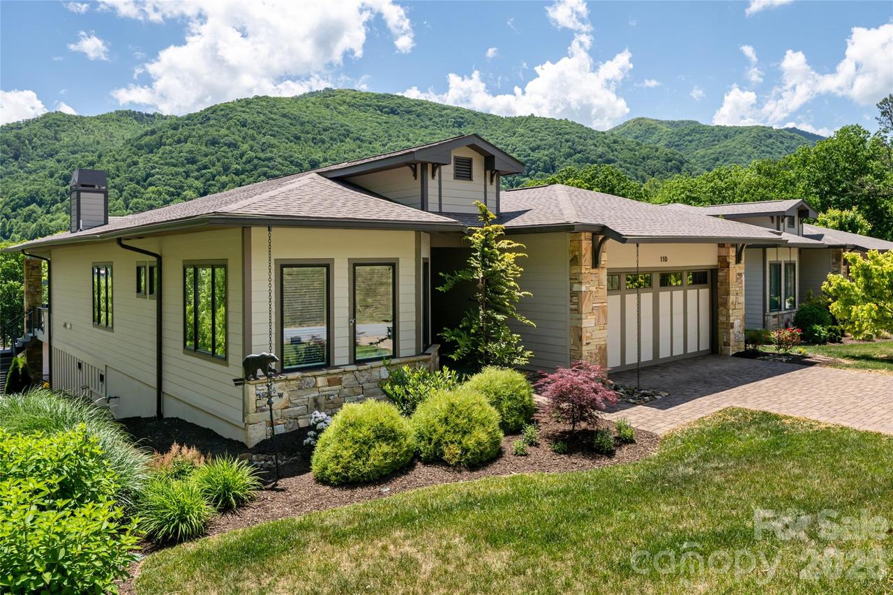 110 Plateau Dr., Maggie Valley, NC 28751