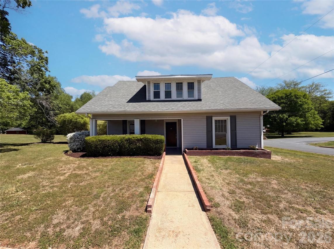 215 S Ferry Rd., New London, NC 28127