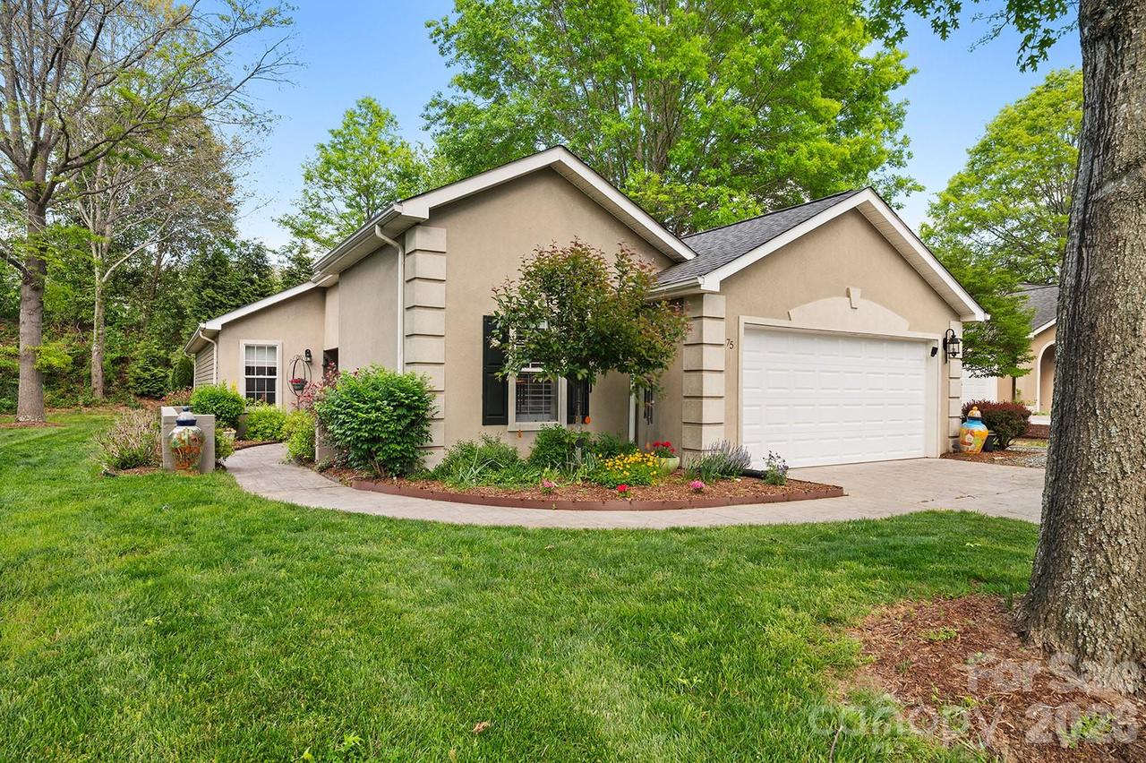 75 Stonebridge Dr., Asheville, NC 28805