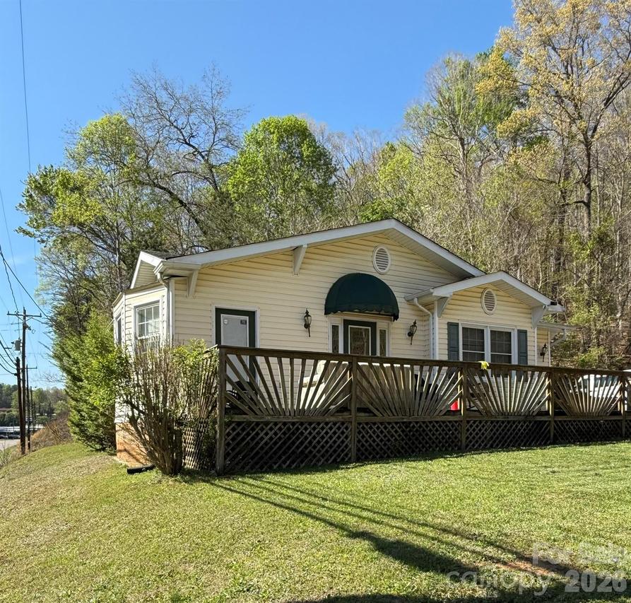 880 N Main St., Marion, NC 28752