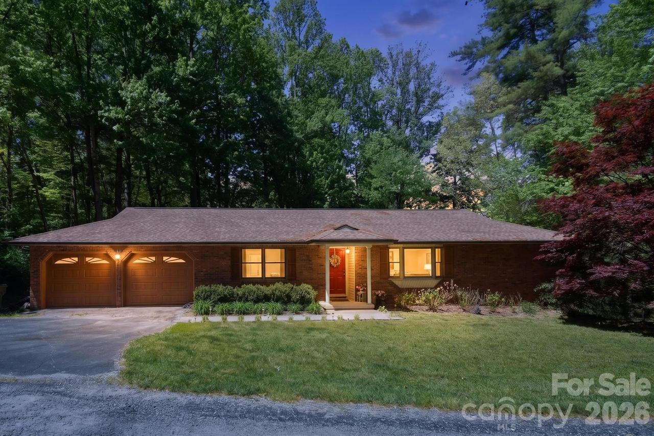14 N Willow Wood Tr., Hendersonville, NC 28739