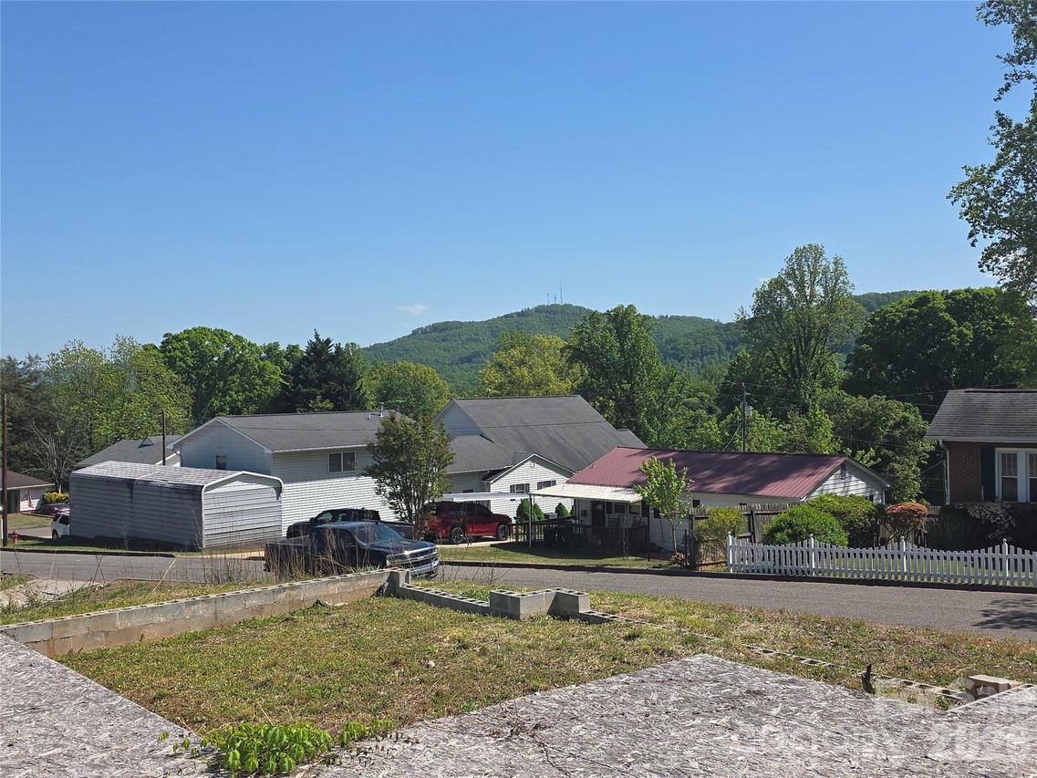 68 Nancy Tolley St., Marion, NC 28752