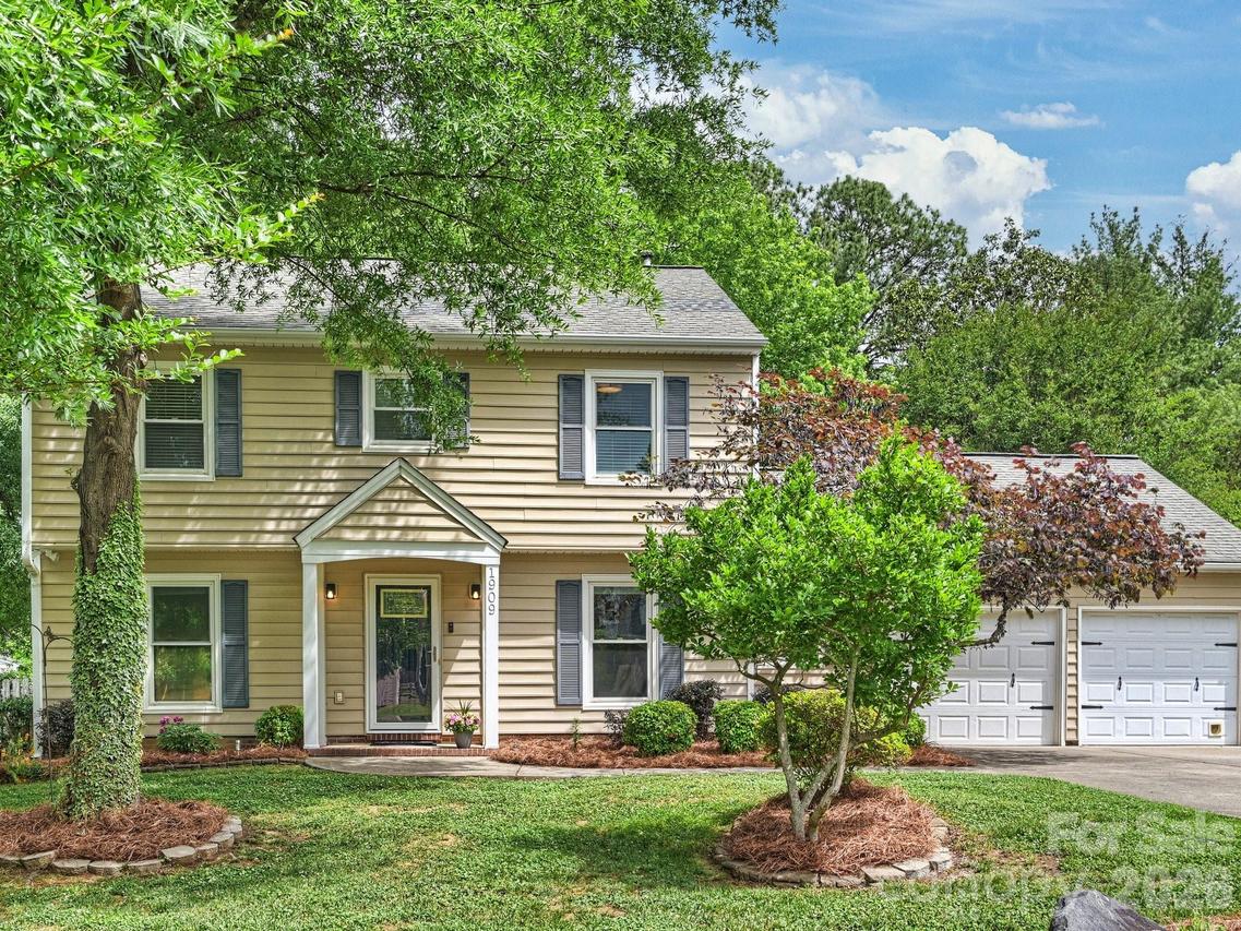 1909 Lawton Bluff Rd., Charlotte, NC 28226