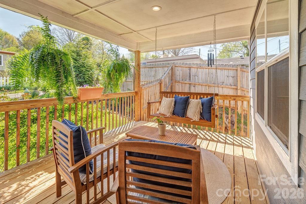 20 Plemmons St., Asheville, NC 28806