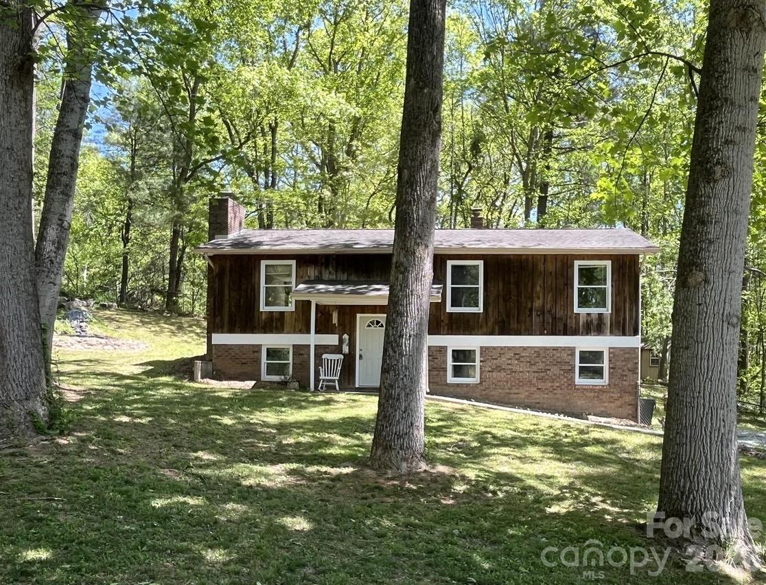 404 Ciccone Dr., Hendersonville, NC 28791