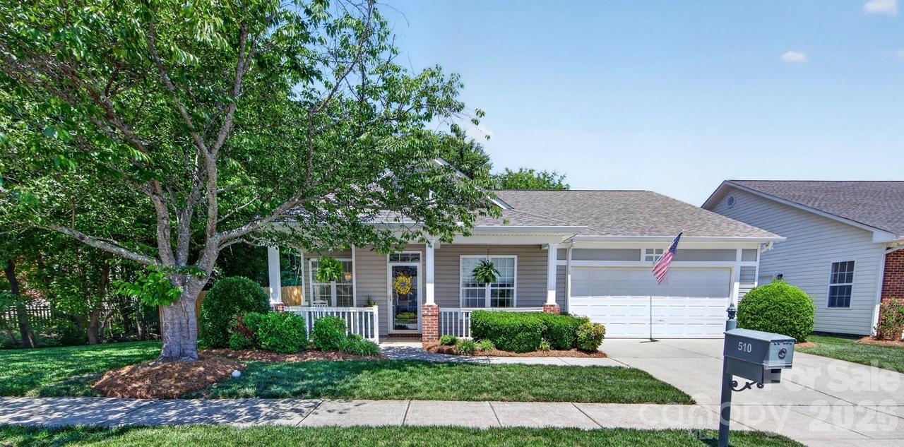 510 Ridgely Green Dr., Pineville, NC 28134