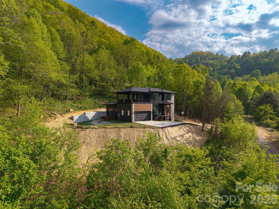 134 View Ridge Pkwy., Leicester, NC 28748