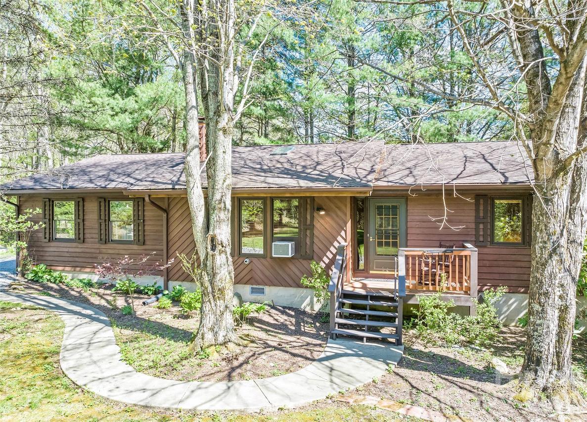 182 Laurel Branch Rd., Maggie Valley, NC 28751
