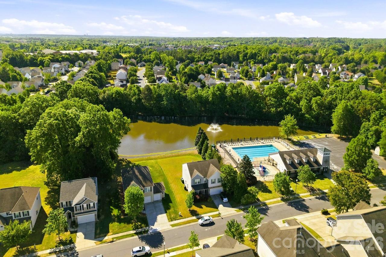 14227 Lake Crossing Dr., Charlotte, NC 28278