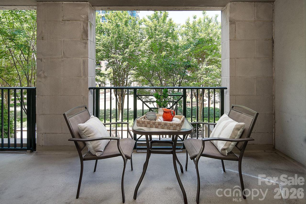 300 W 5th St. #204, Charlotte, NC 28202