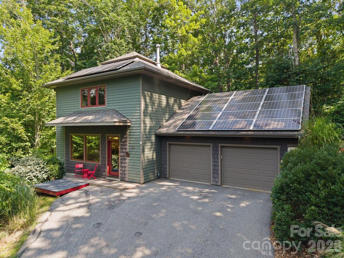 26 Robinson Creek Rd., Asheville, NC 28803