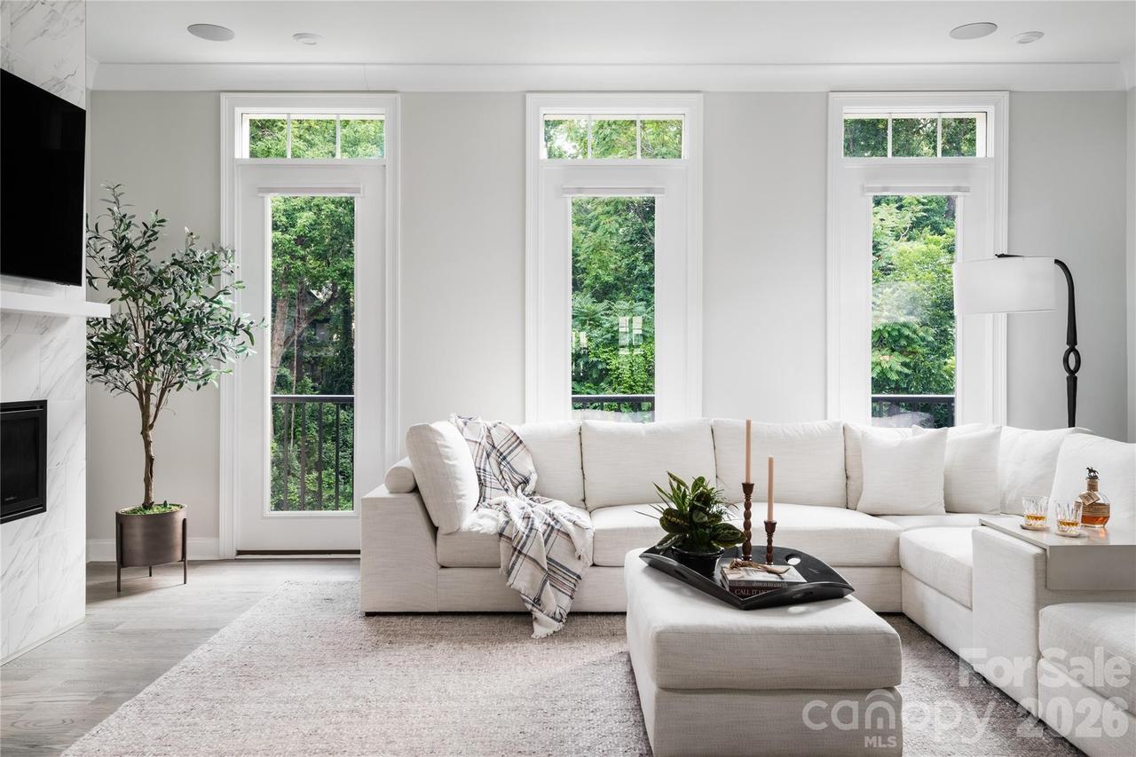 2547 Deacon Ave., Charlotte, NC 28204