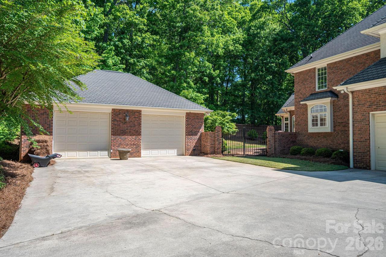 110 Elizabeth Ct., Mount Holly, NC 28120