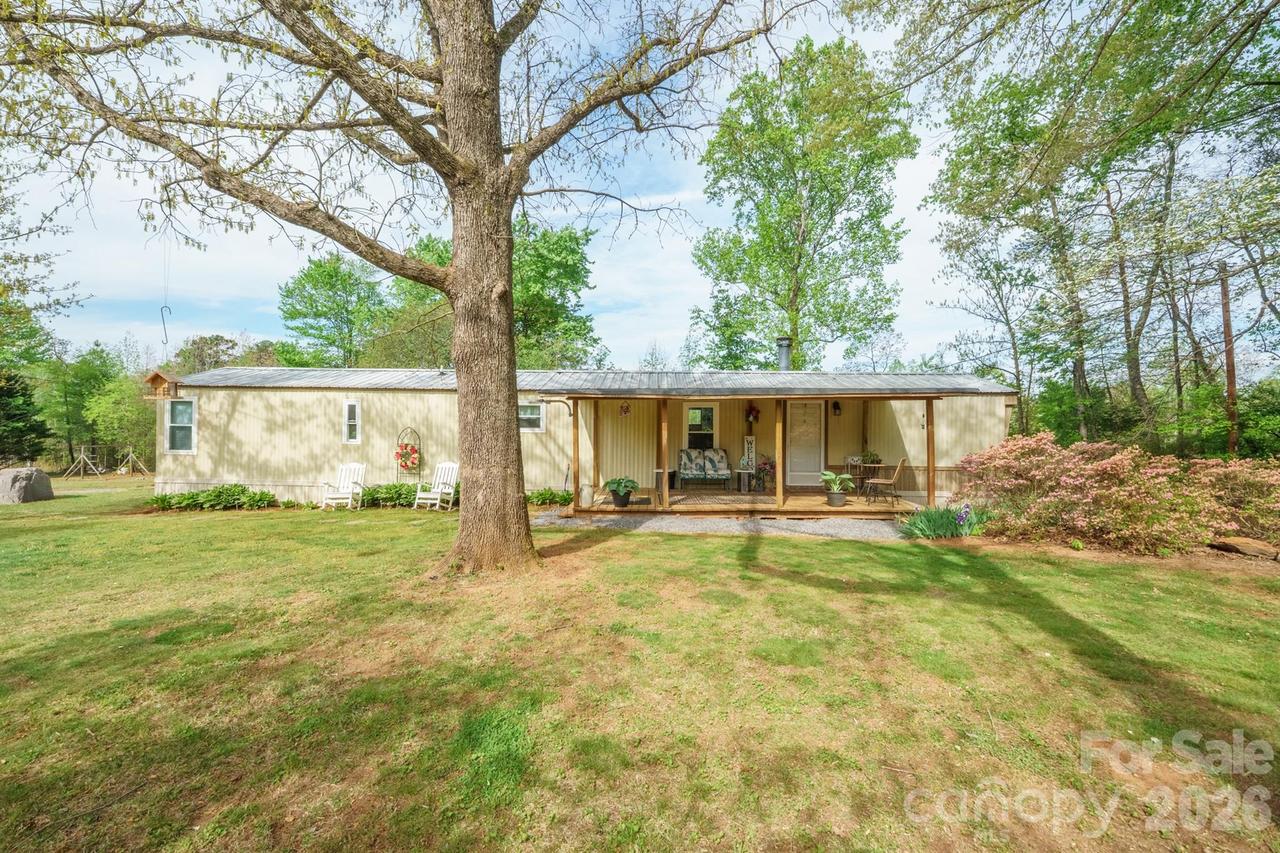 4021 26th Street Ct., Hickory, NC 28601