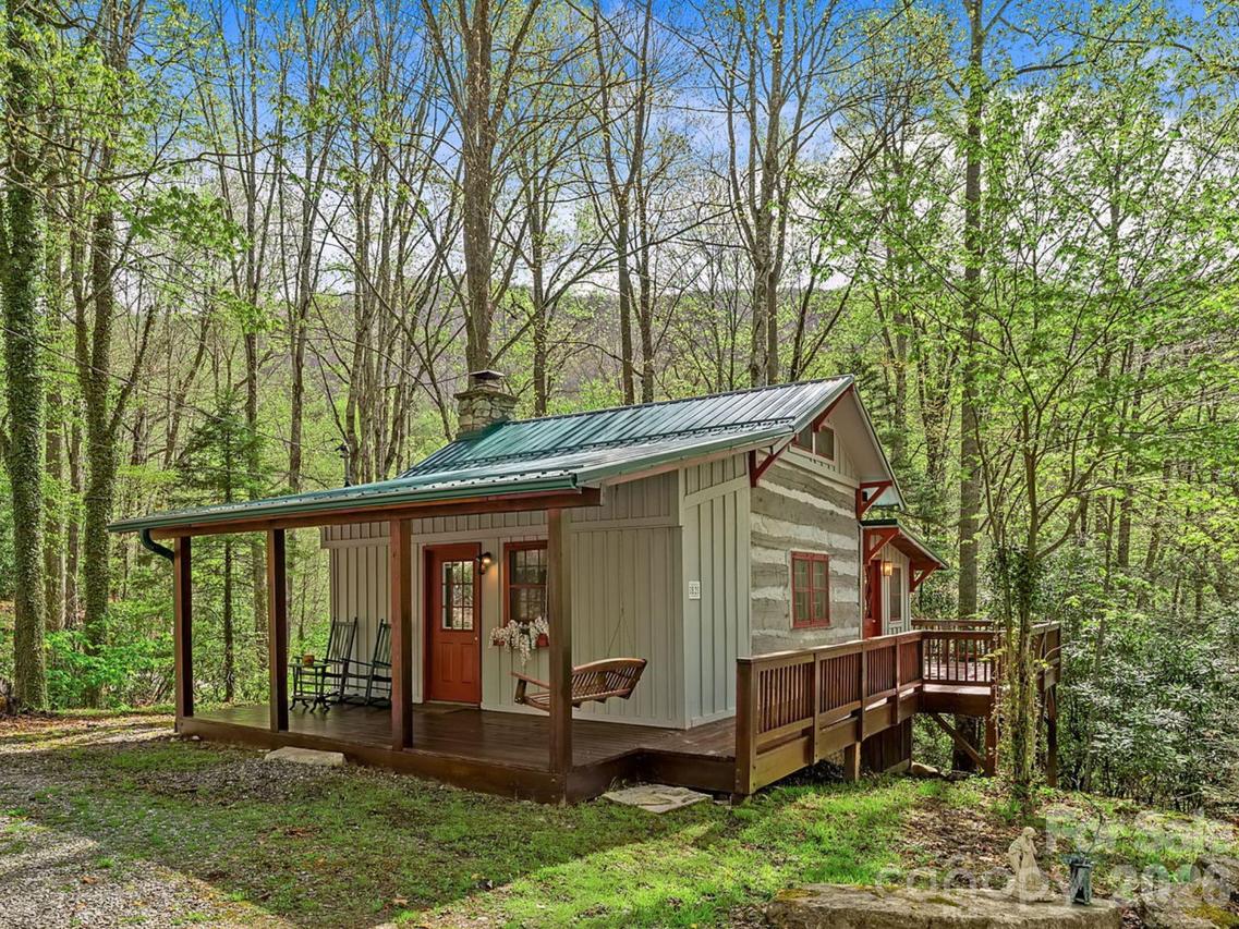 82 Honeymoon Ln., Maggie Valley, NC 28751