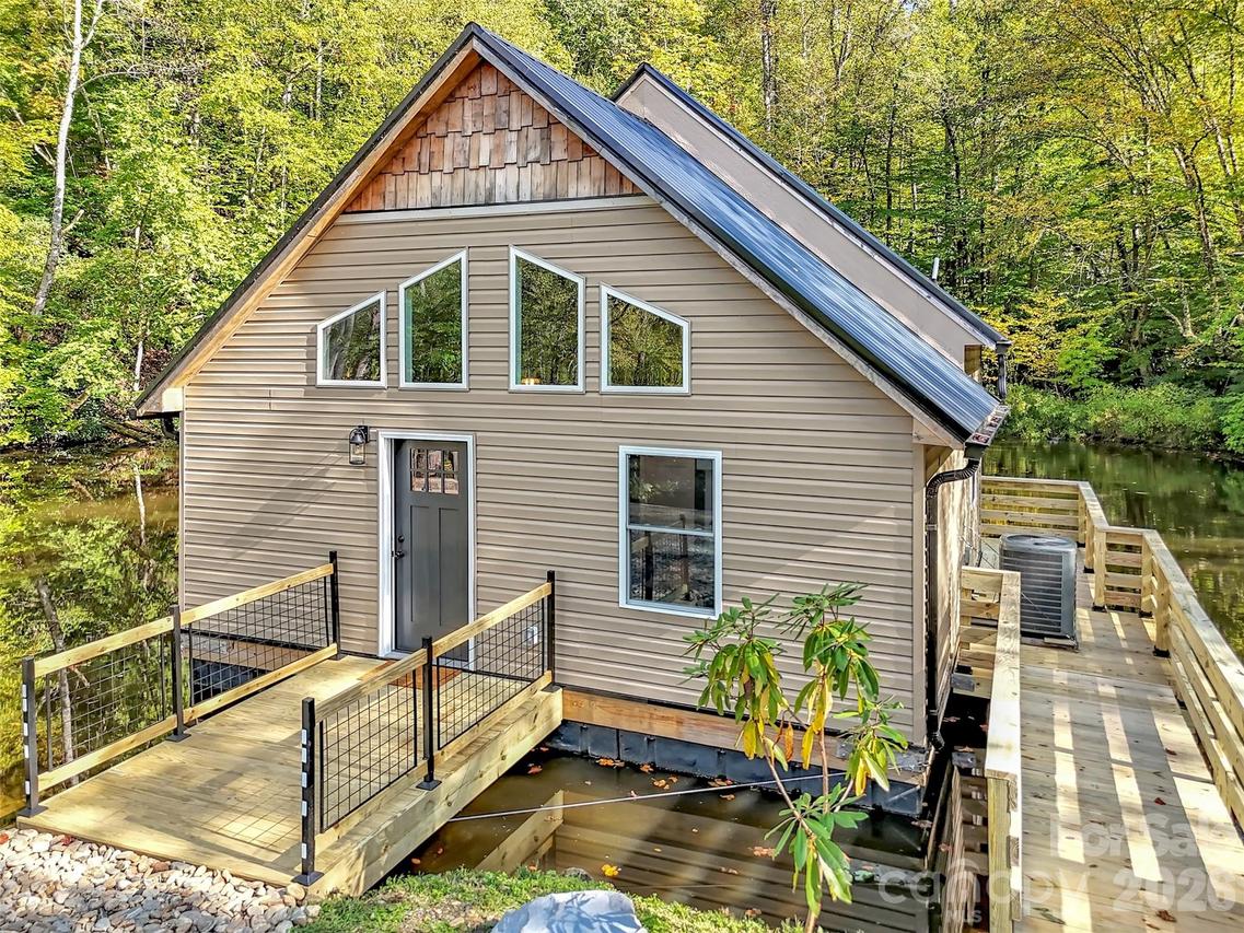 535 Hemlock Loop, Maggie Valley, NC 28751