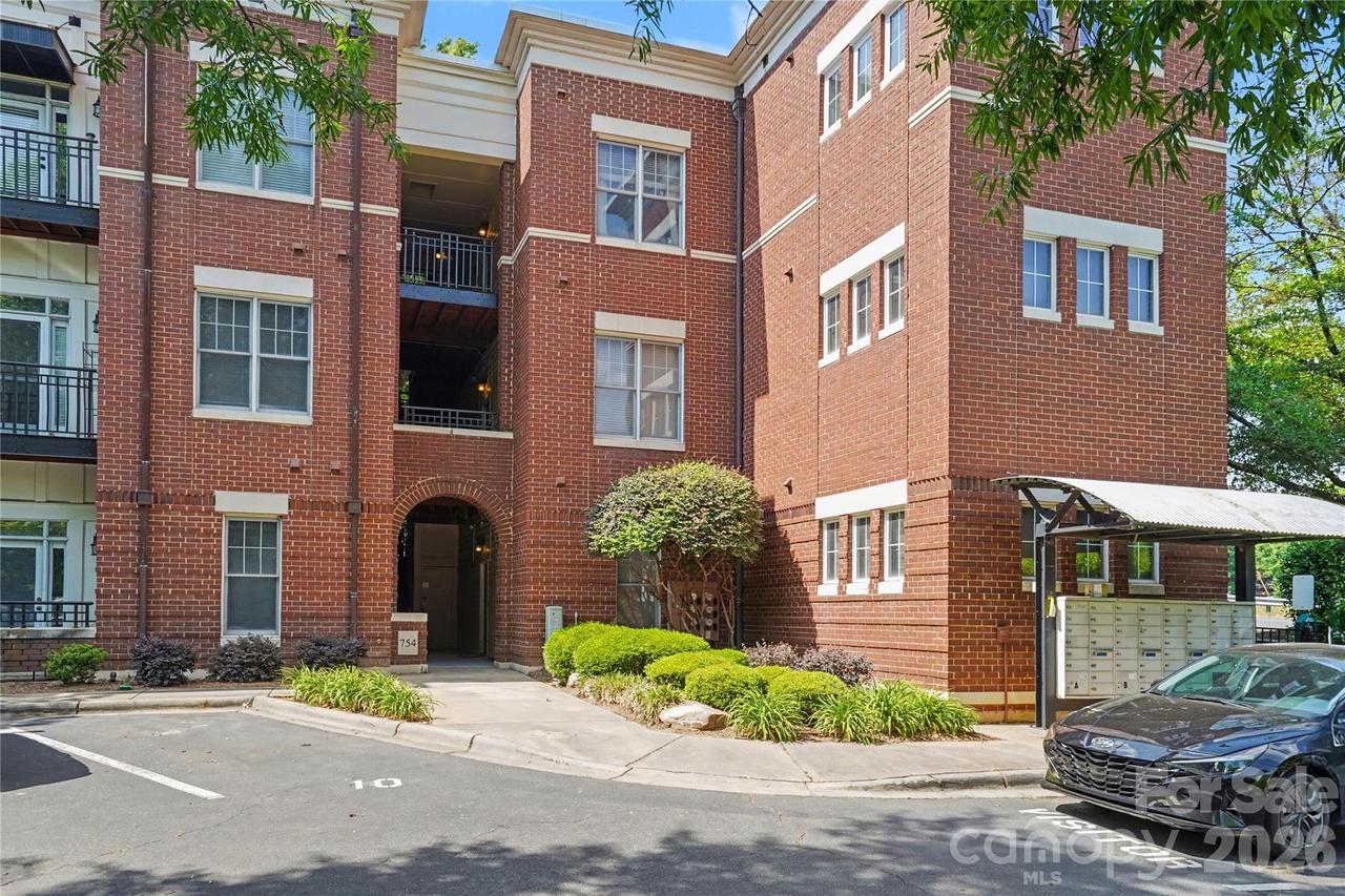 780 N Davidson St. #1208, Charlotte, NC 28202