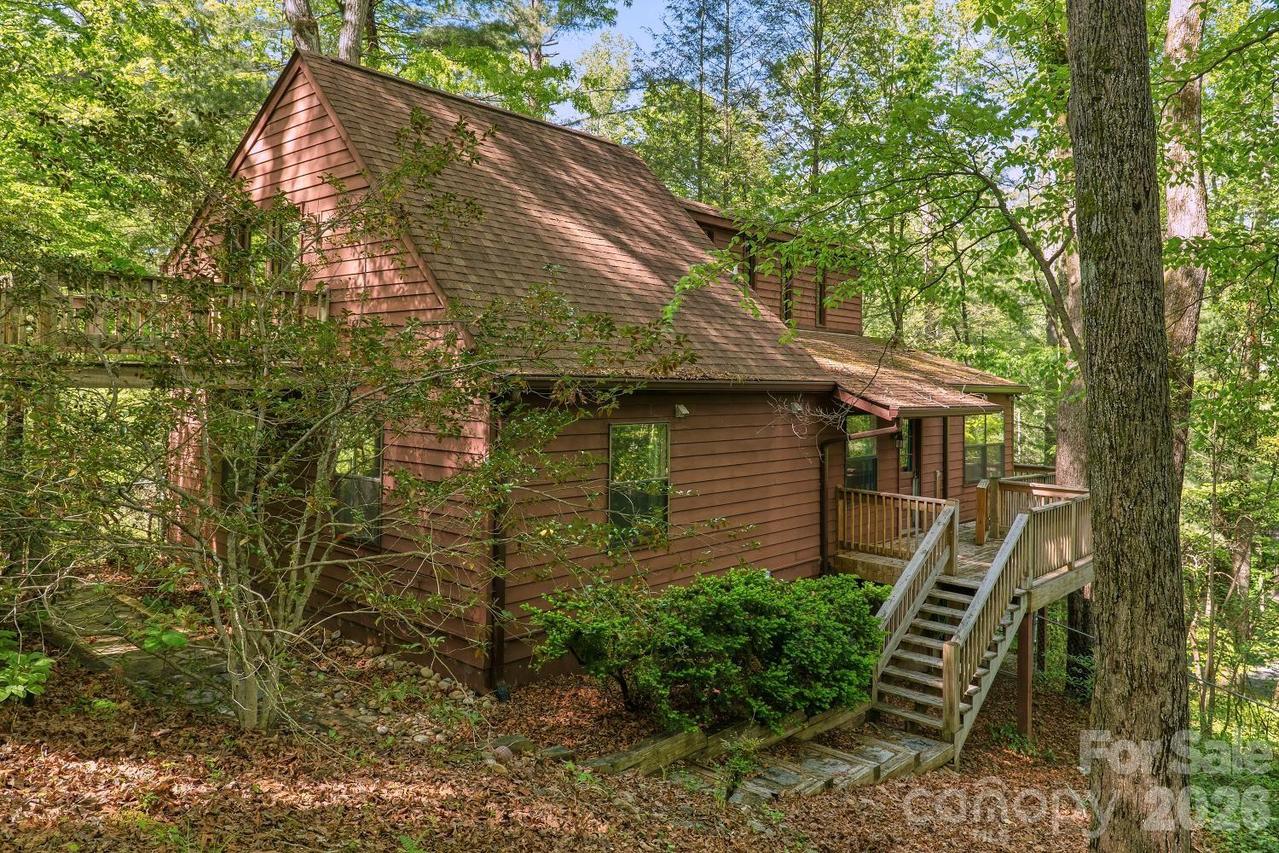 98 Skyline Dr., Hendersonville, NC 28791
