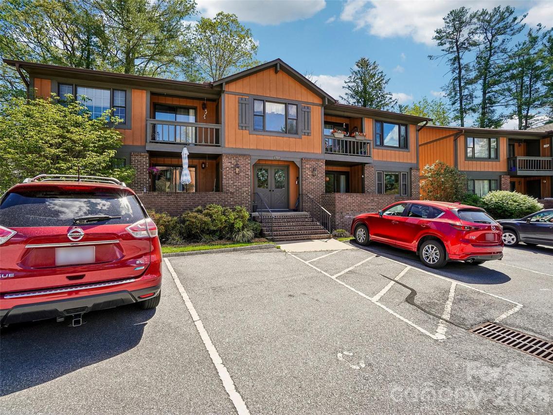 1737 Haywood Manor Rd. #B, Hendersonville, NC 28791