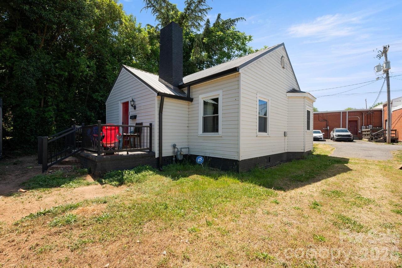 136 S Broadway St., Forest City, NC 28043
