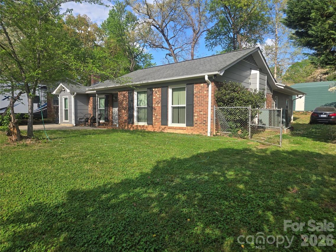 10011 Arbordale Ave., Charlotte, NC 28215