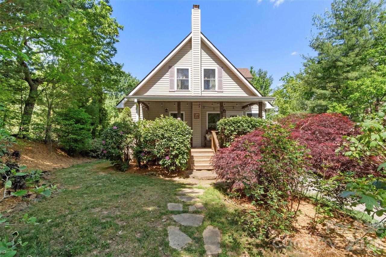 31 Bear Den Rd., Asheville, NC 28805