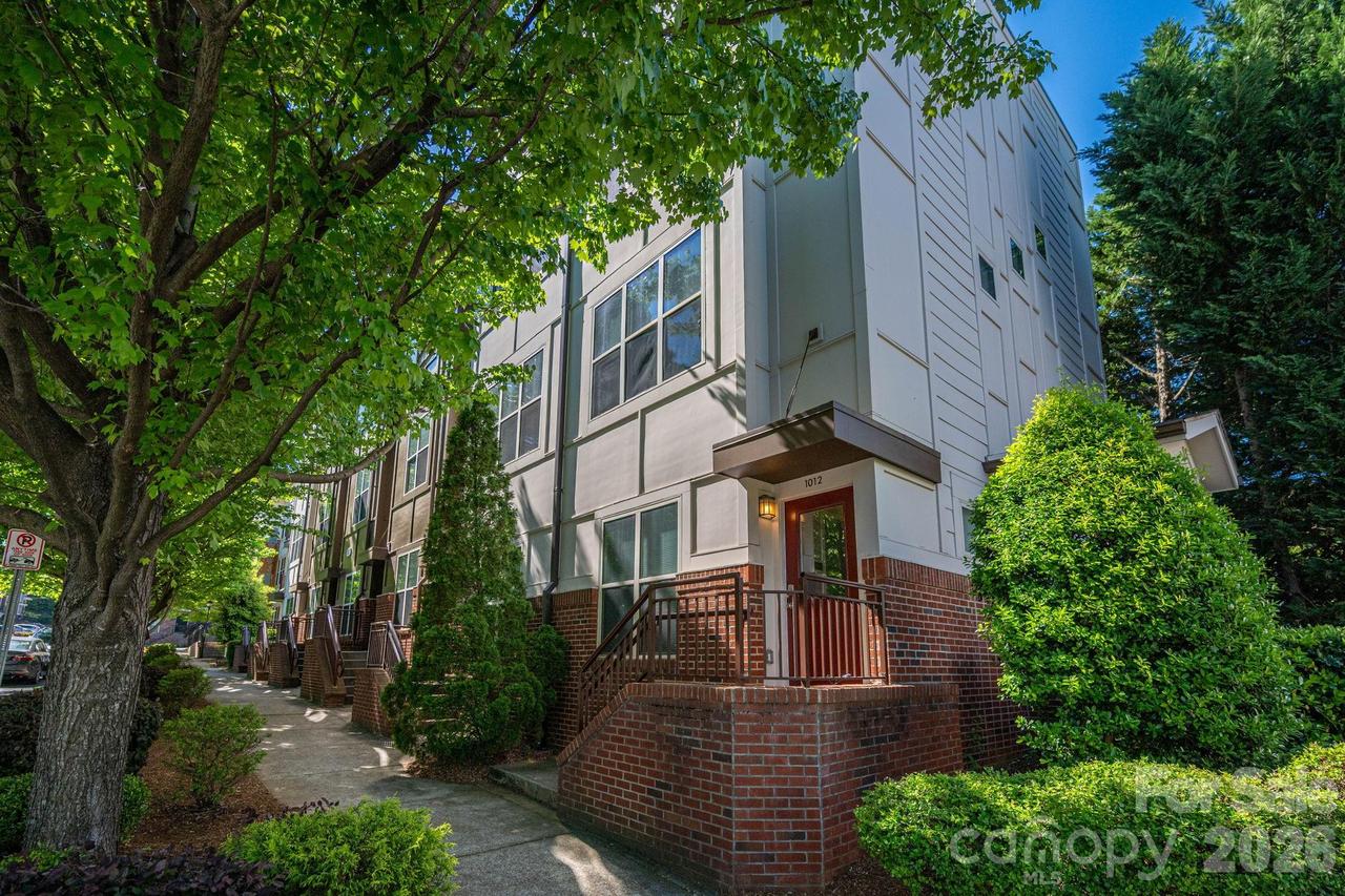 1012 Skyline View Way, Charlotte, NC 28204