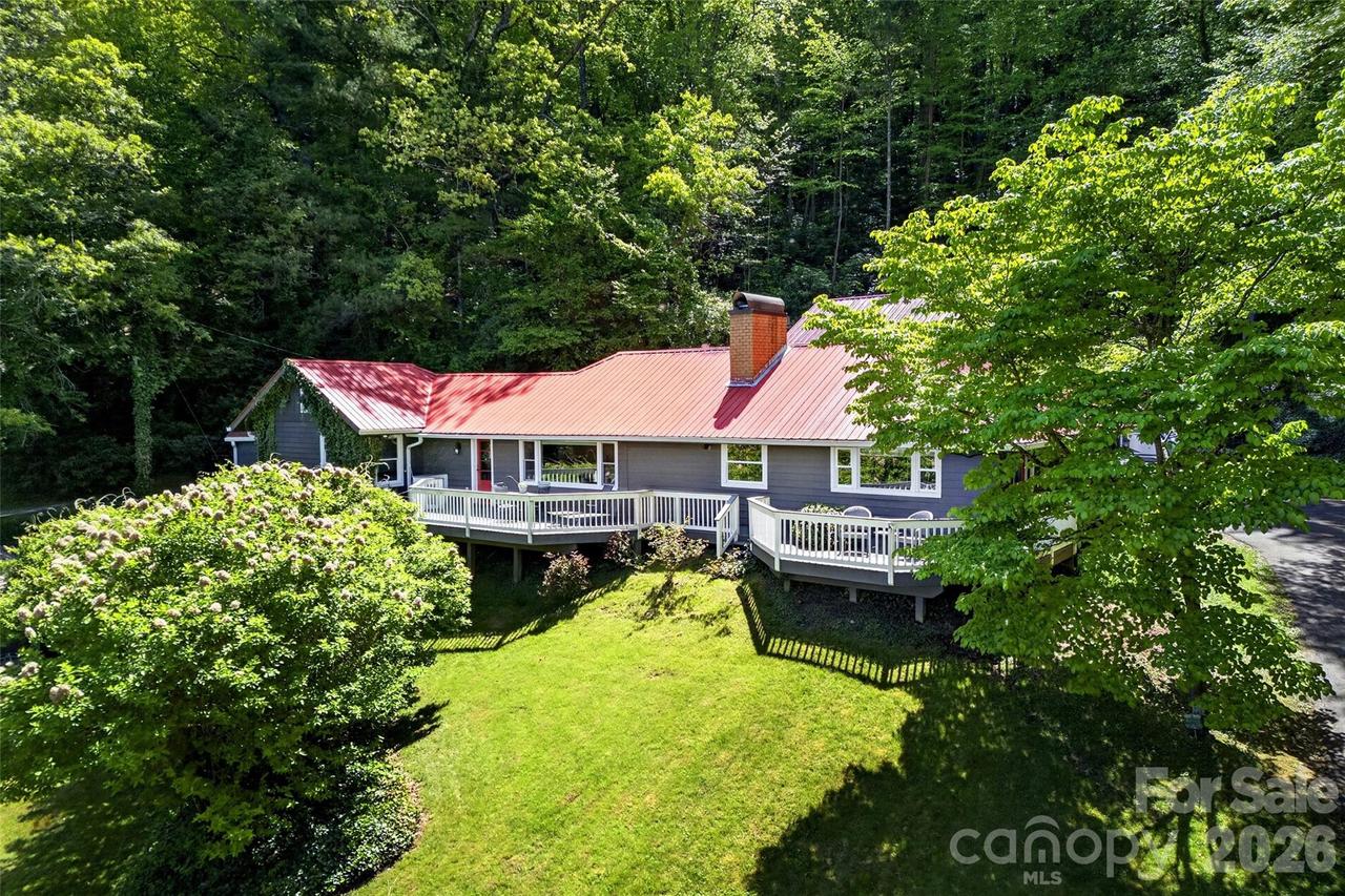 75 Old Lakey Gap Rd., Black Mountain, NC 28711