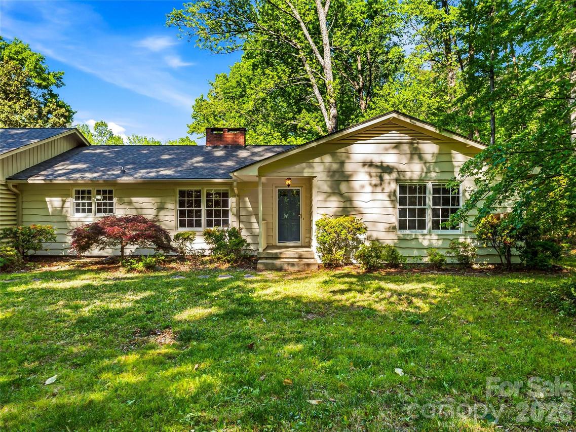 100 Hummingbird Ln., Columbus, NC 28722