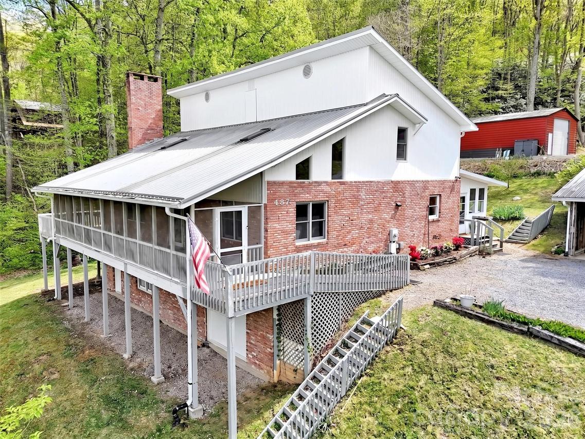487 Julia Ln., Maggie Valley, NC 28751