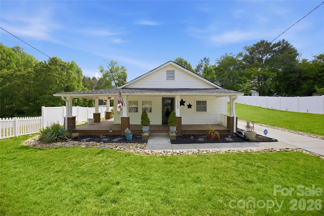 1108 Skyland St., Kannapolis, NC 28083