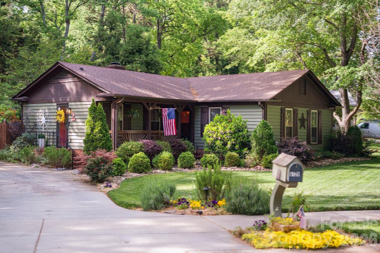 6129 Old Meadow Rd., Charlotte, NC 28227
