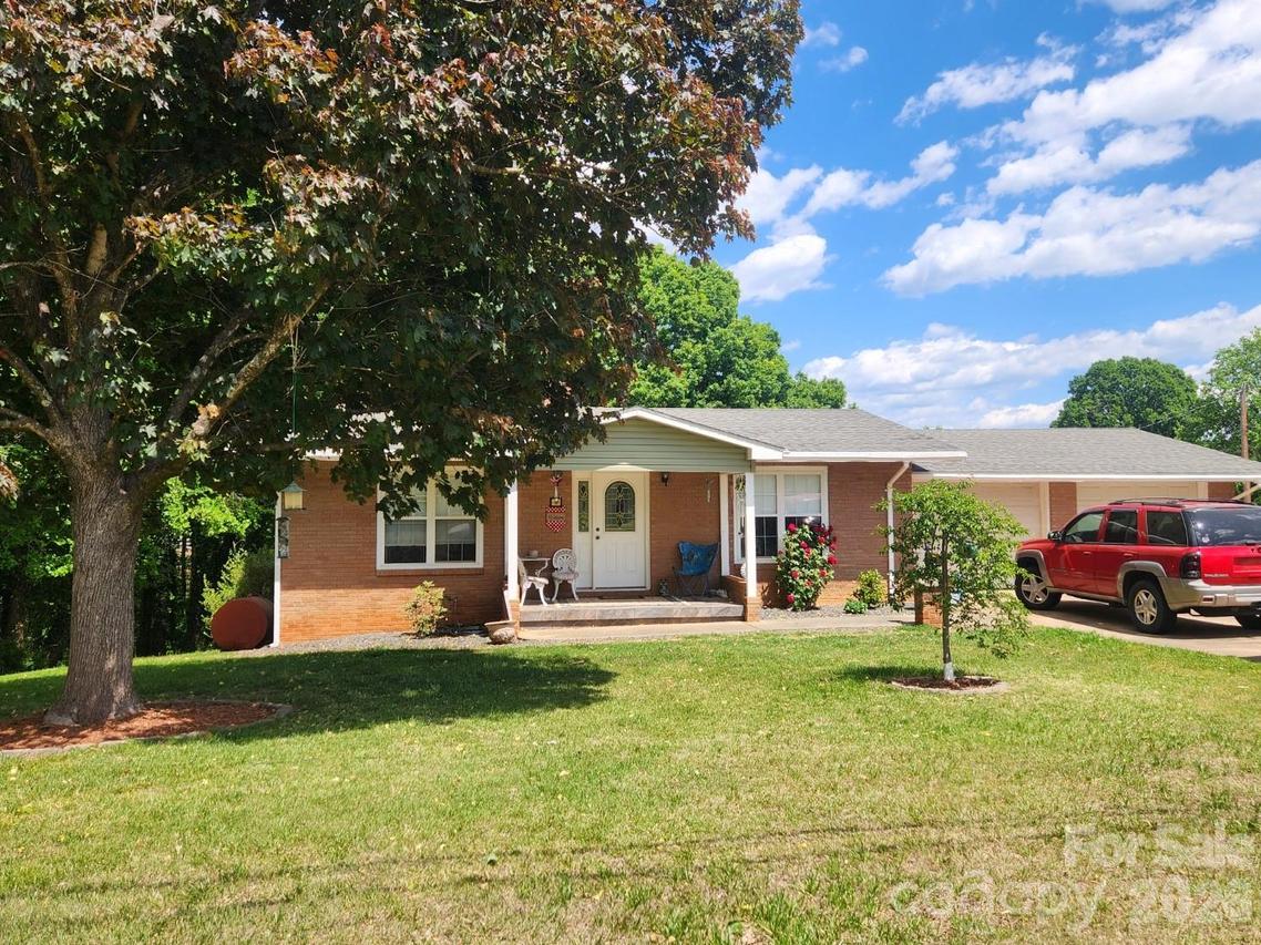 44446 Field Rd., New London, NC 28127