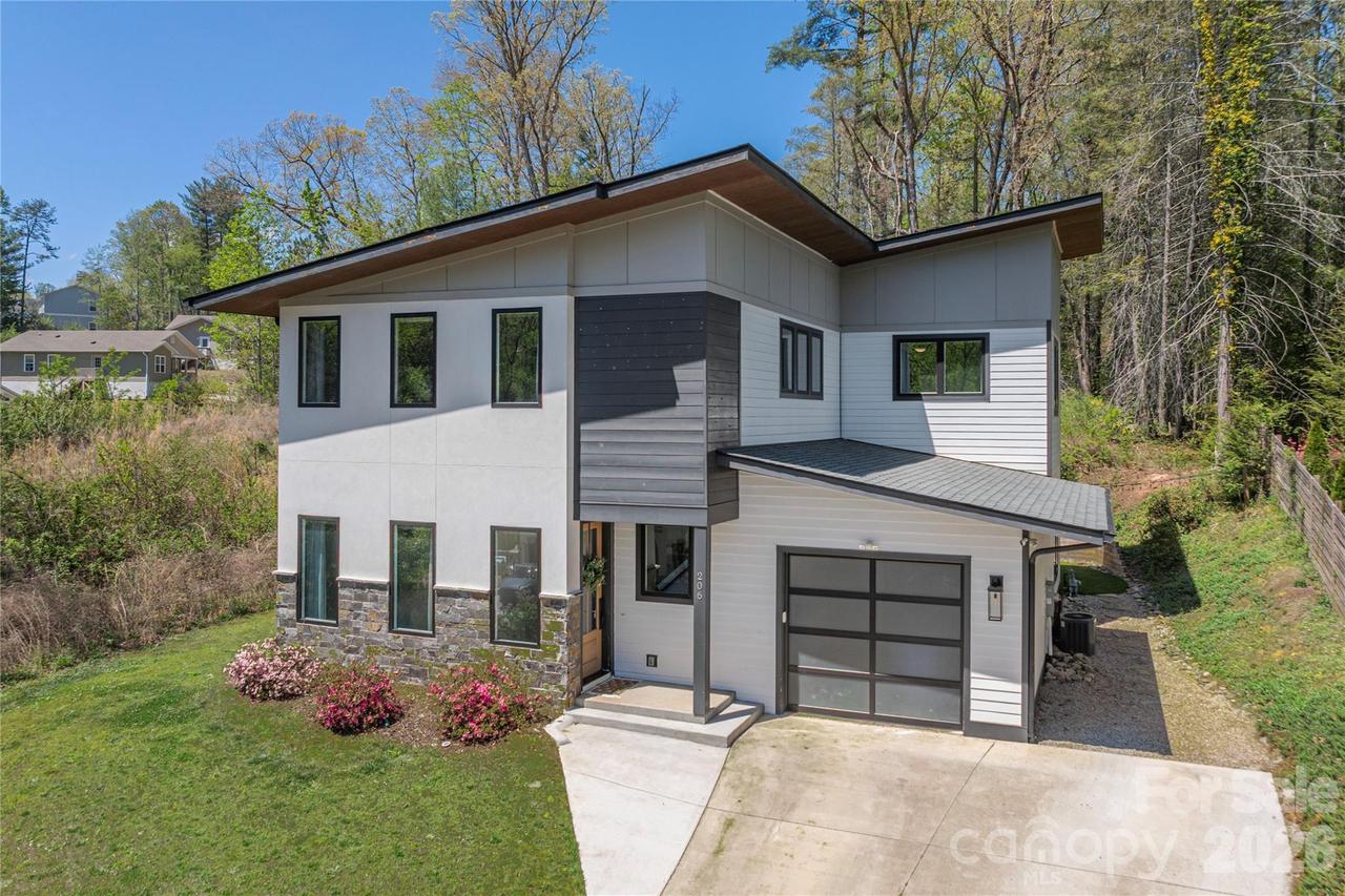 206 Torch Light Way, Asheville, NC 28806
