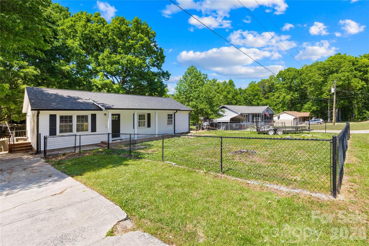 4307 Freeport Dr., Gastonia, NC 28052