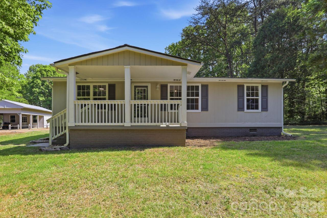 136 Woodridge Ln., Mooresville, NC 28115