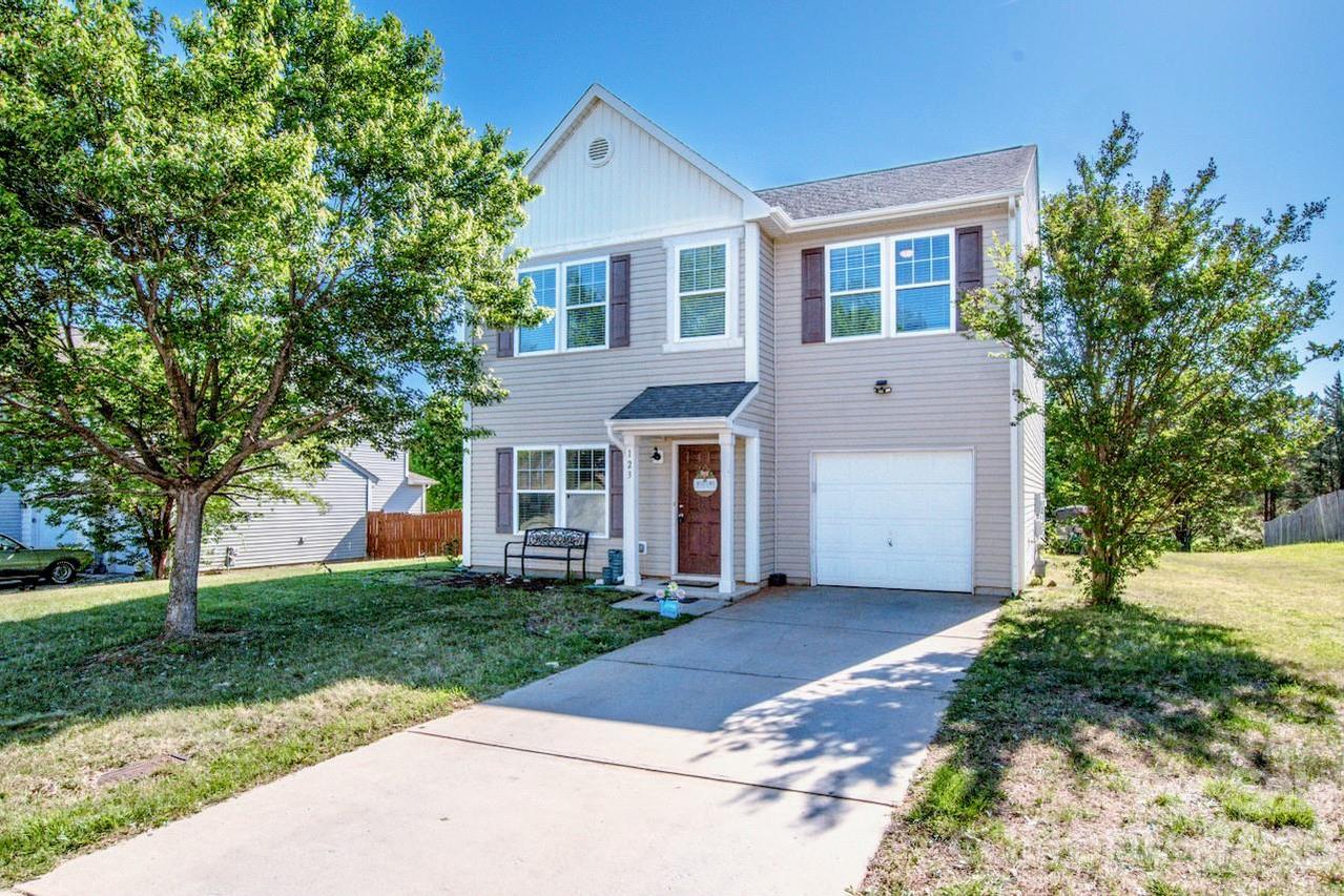 123 Kingsgate Ct., Statesville, NC 28625