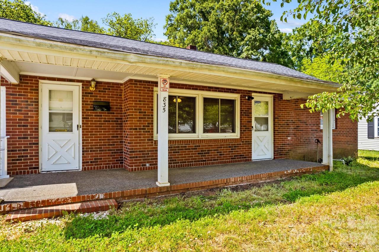835 Maple Ave., Salisbury, NC 28144