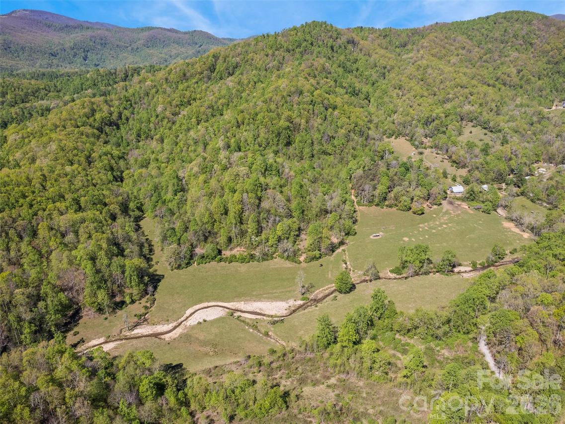 1372 Sand Branch Rd., Black Mountain, NC 28711