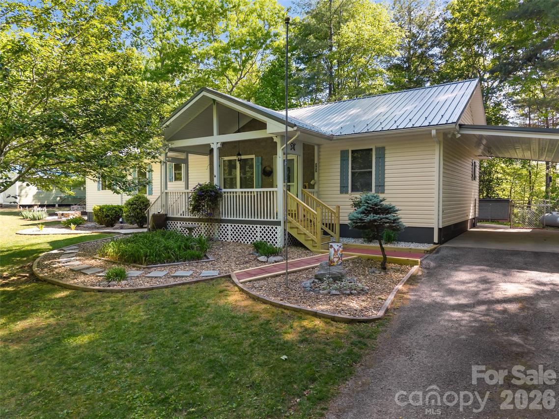 387 Crystal Creek Dr., Pisgah Forest, NC 28768