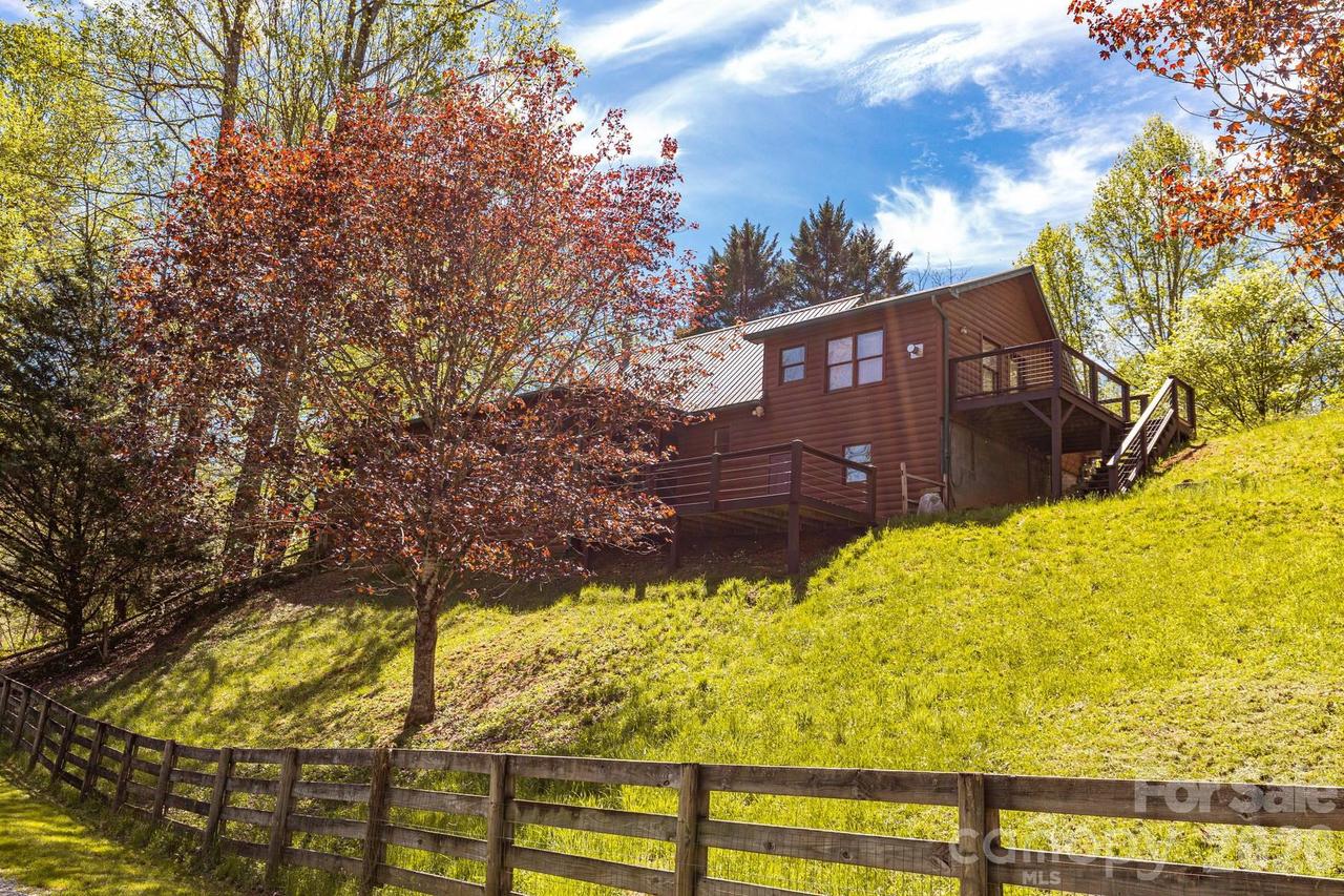 440 Huskey Rd., Bryson City, NC 28713