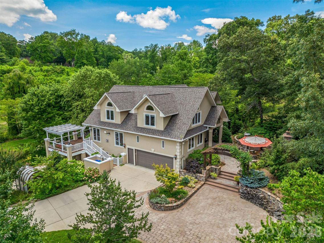 212 S Plains Dr., Asheville, NC 28803
