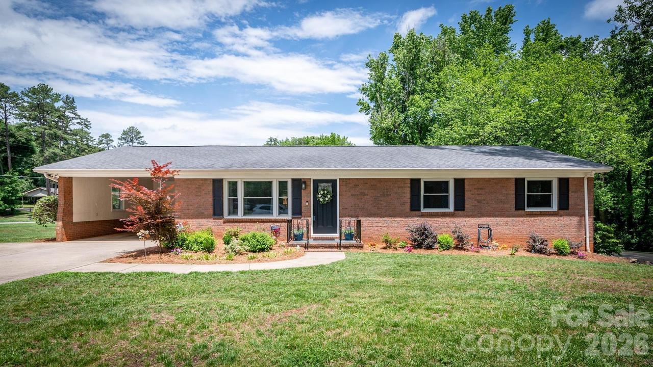 3301 Windsor Pl., Statesville, NC 28625