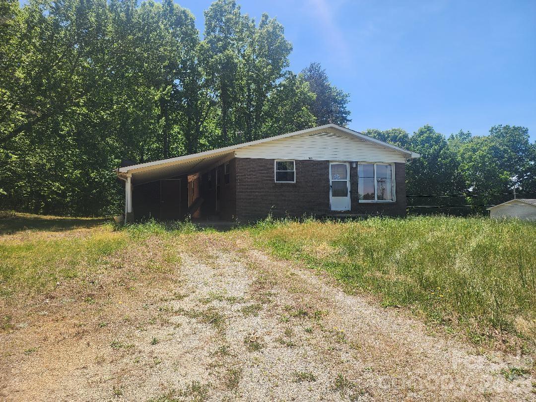5824 Sugar Loaf Rd., Connelly Springs, NC 28612