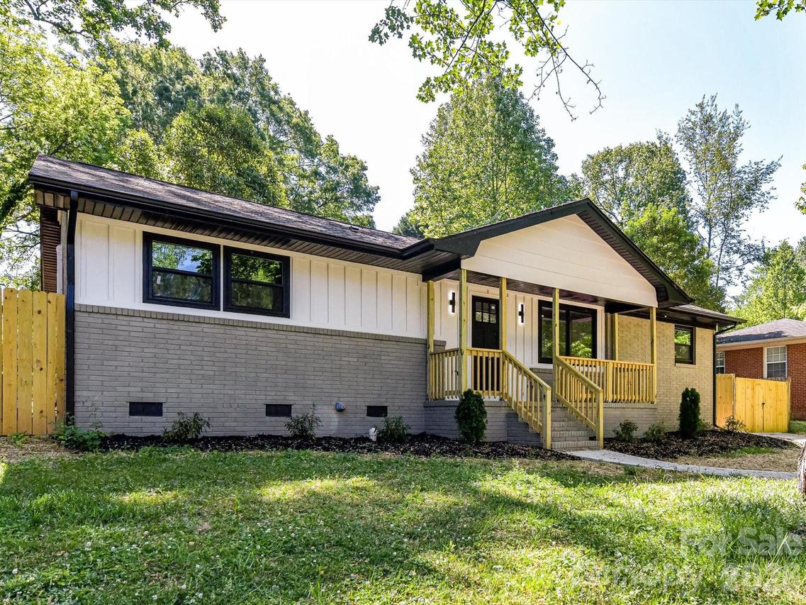 3132 Sudbury Rd., Charlotte, NC 28205