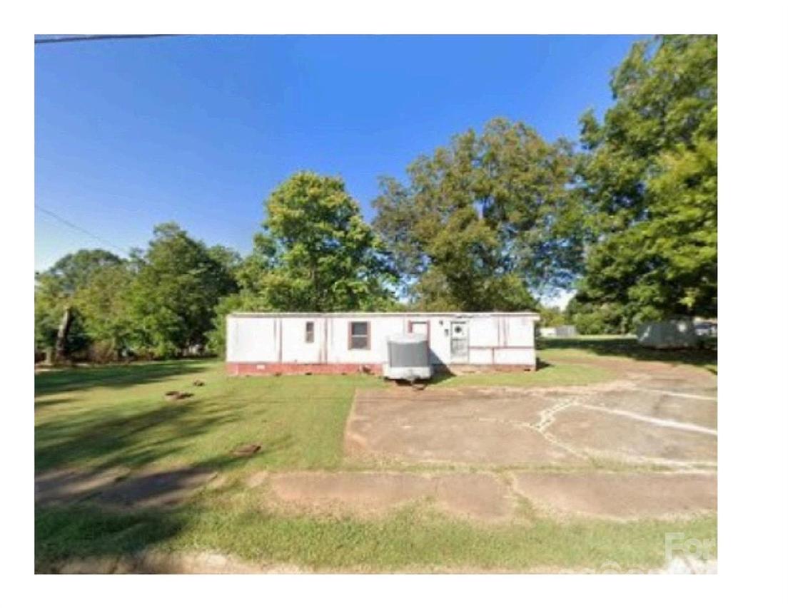 114 S Ervin Ave., Newton, NC 28658