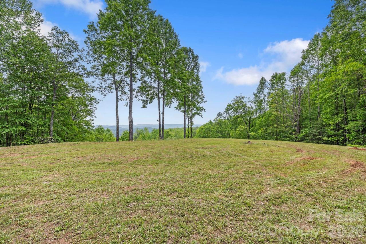 1325 Golden Rd., Lake Toxaway, NC 28747