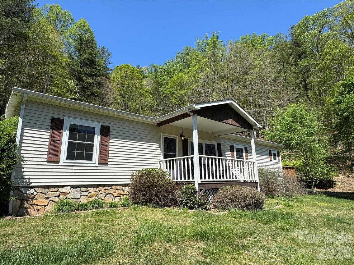942 Fisher Branch Rd., Marshall, NC 28753
